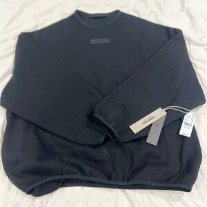 Fear of God Essentials - Core Collection
Men’s SMALL New w/ Tags BLACK Crewneck